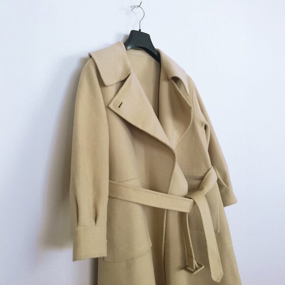 Beautiful Quality Belted Double Faced Wool Coat - Picture 6 of 9